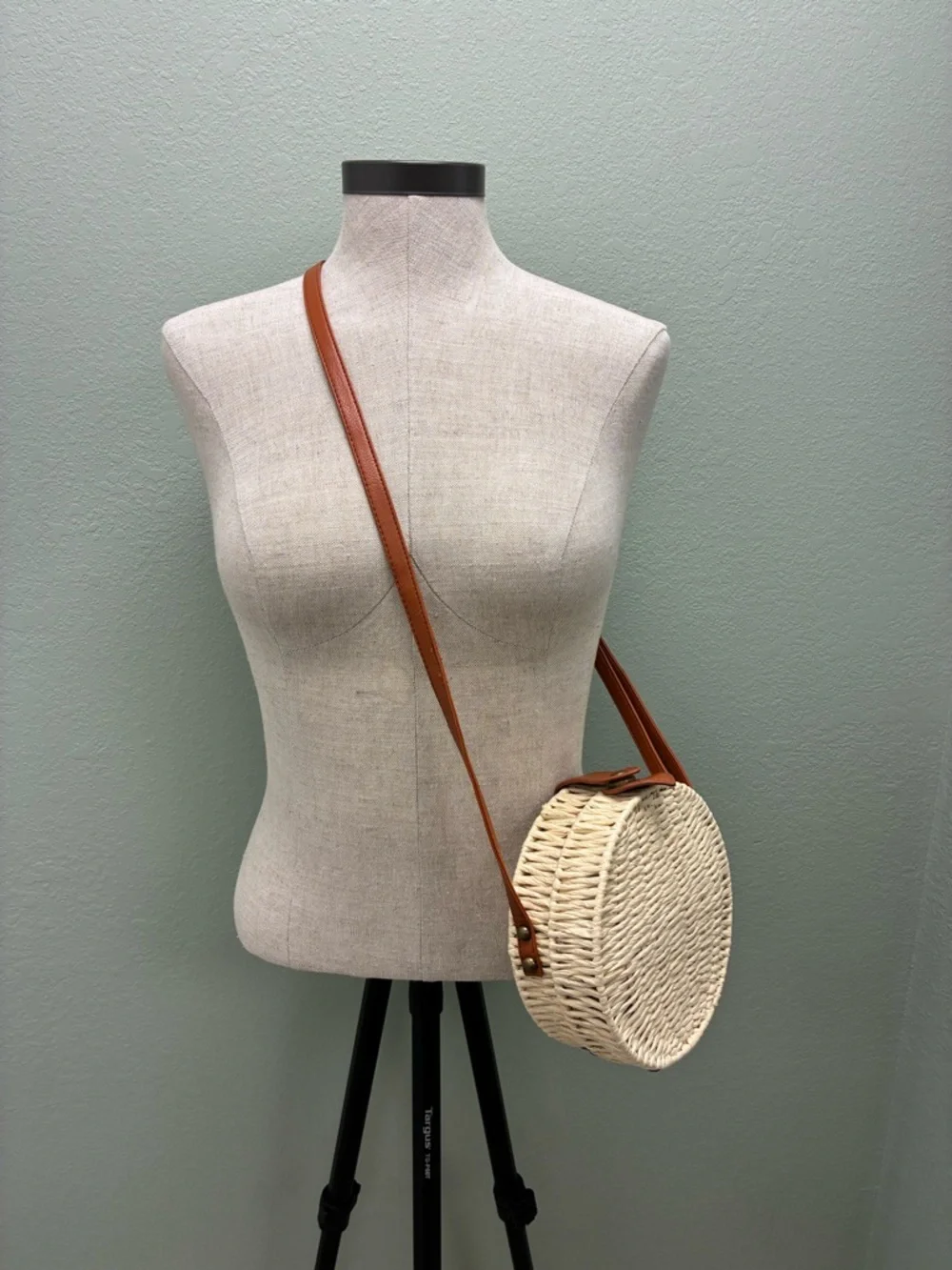 Round Woven rattan Crossbody Bag‎ with Tan Strap
